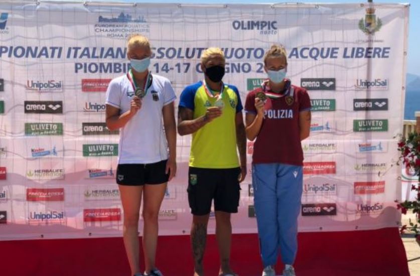 Ana Marcela conquista o ouro no Campeonato italiano Absoluto de Águas Abertas