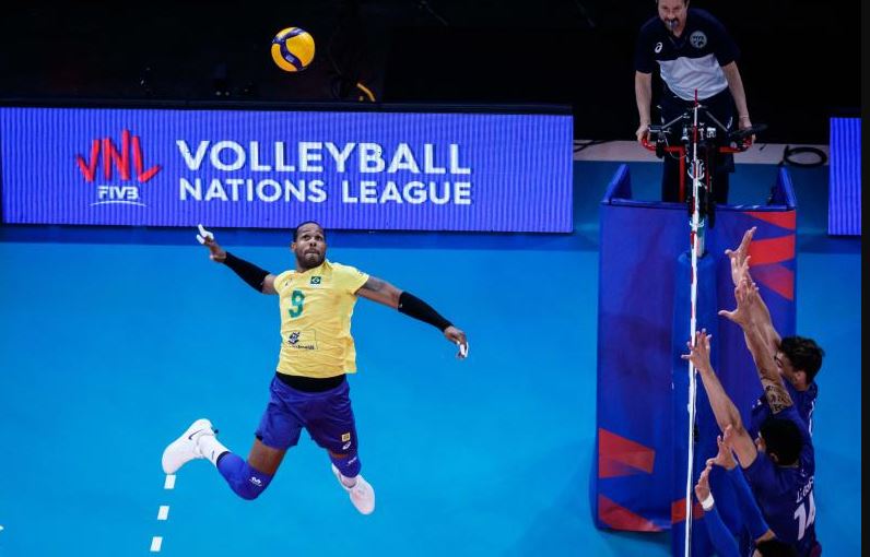 Brasil vence França e está na decisão