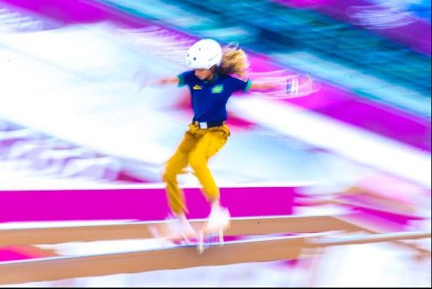 Rayssa Leal conquista a medalha de prata e se torna a atleta mais jovem do Brasil a subir em um Pódio Olímpico