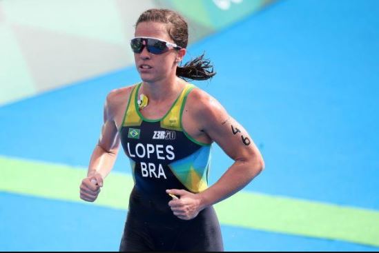 Com chuva, Triatletas disputam prova feminina nos Jogos Olímpicos de Tóquio