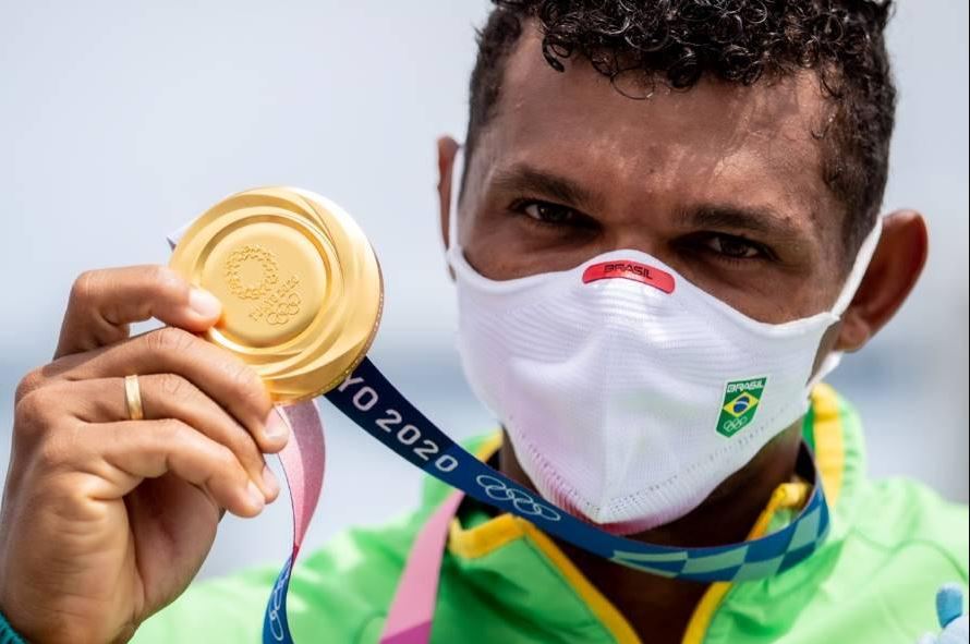 É OURO!!! É OURO!!! É OURO!!! Isaquias Queiroz conquista a Medalha de Ouro nos Jogos Olímpicos de Tóquio