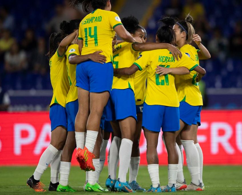 Brasil goleia o Peru antes das semifinais da Copa América Feminina