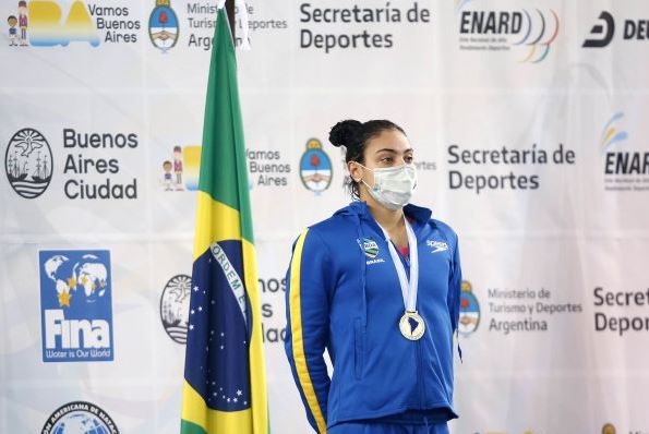 Brasil tem primeira medalha de ouro no Nado Artístico e dobra medalhas na Natação no segundo dia do Sul-Americano