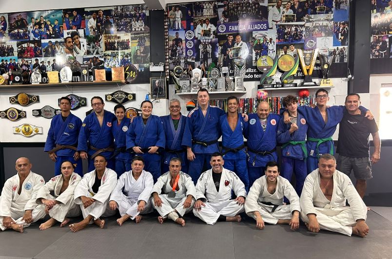 Treino Extra Itinerante da AJVRJ reúne atletas na Academia Aliados e fortalece integração do judô veterano